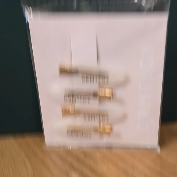 DRMTLGY Skincare Set - Blue and White - Picture 5 of 8